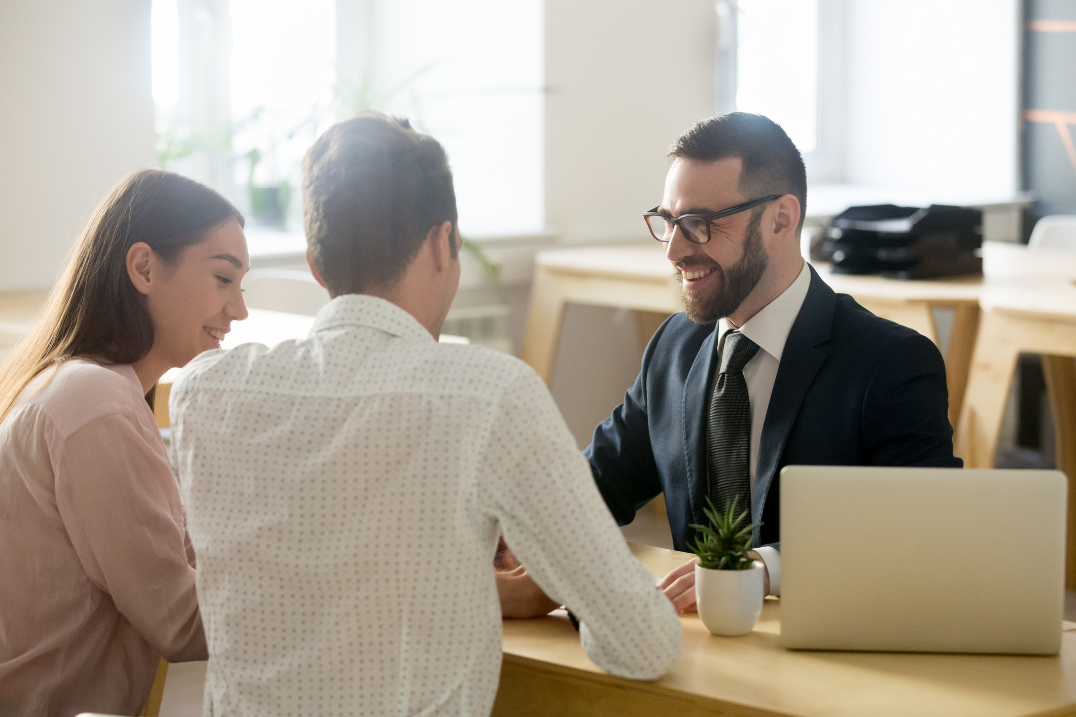 5 Proven Strategies: The Best Way to Win Real Estate Clients in 2024